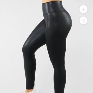 BuffBunny Rebel legging in shimmer black